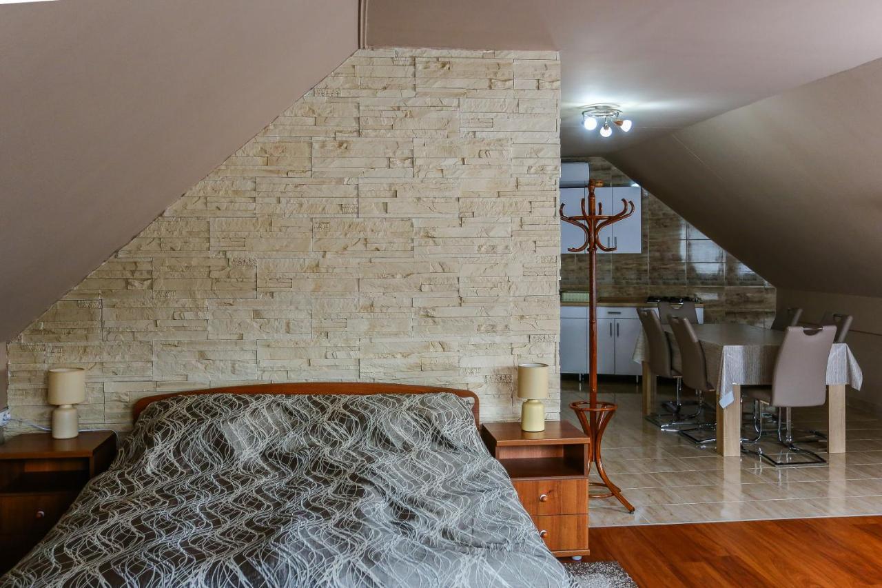 Gardi Apartman Szekszárd Buitenkant foto