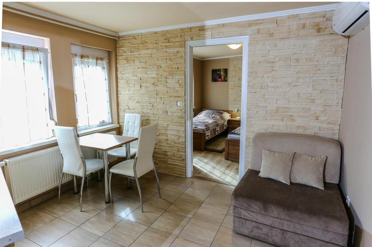 Gardi Apartman Szekszárd Buitenkant foto