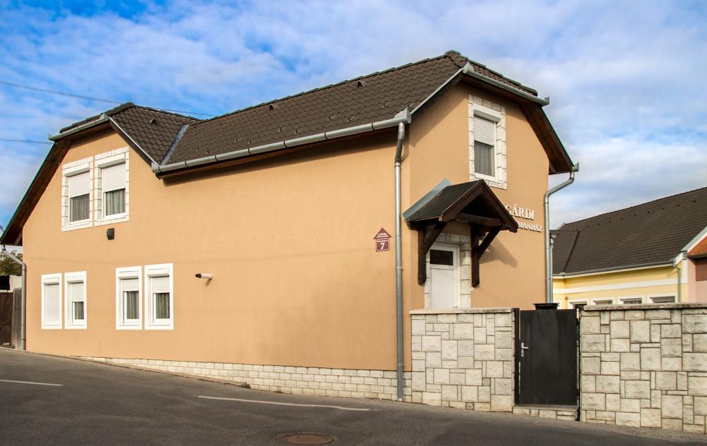 Gardi Apartman Szekszárd Buitenkant foto