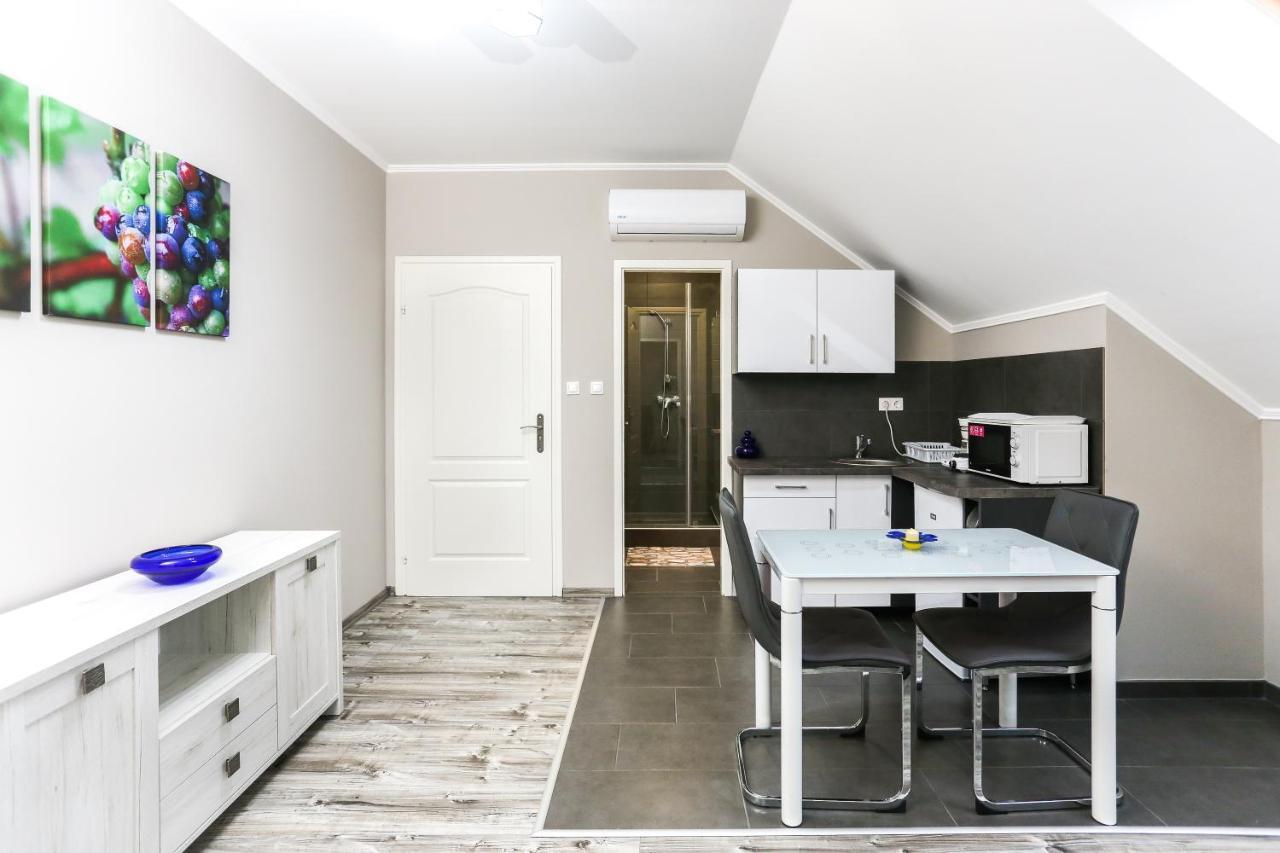 Gardi Apartman Szekszárd Buitenkant foto
