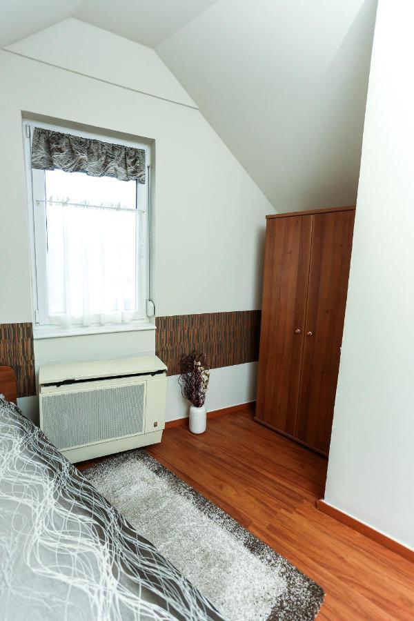 Gardi Apartman Szekszárd Buitenkant foto