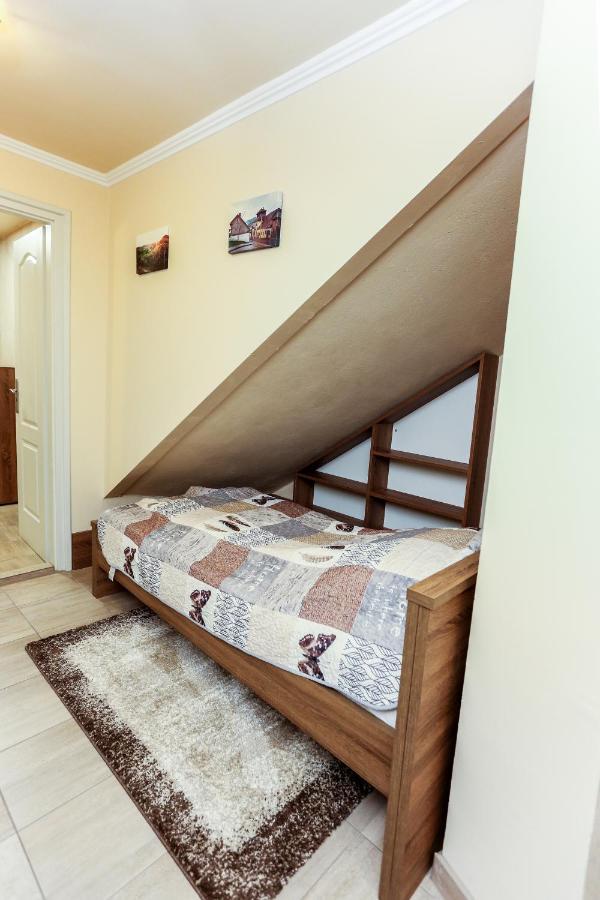 Gardi Apartman Szekszárd Buitenkant foto