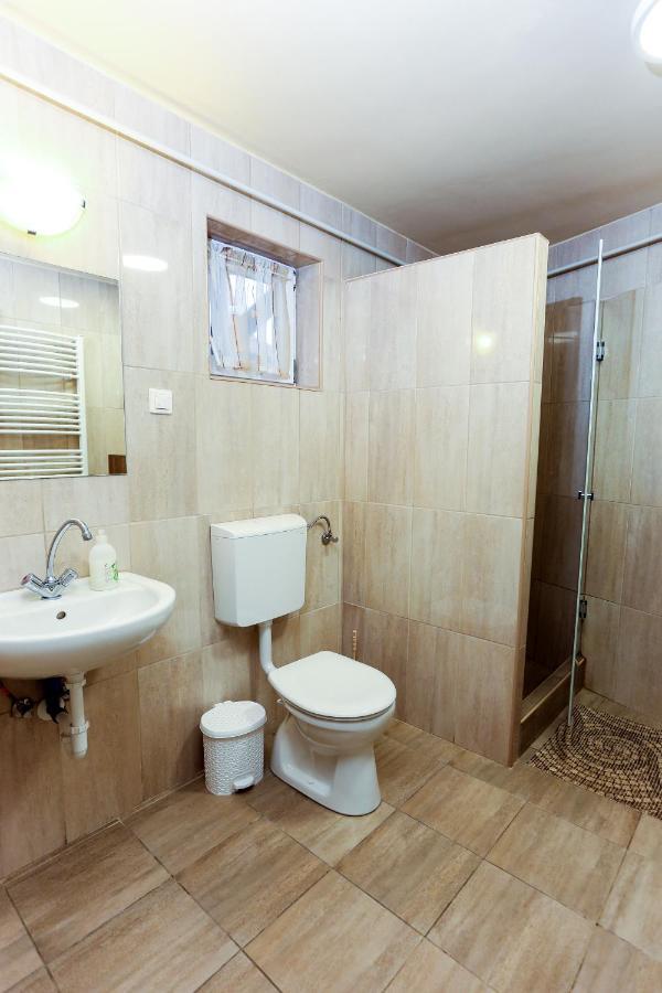 Gardi Apartman Szekszárd Buitenkant foto