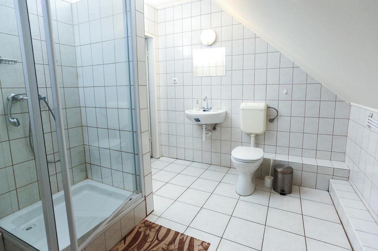 Gardi Apartman Szekszárd Buitenkant foto