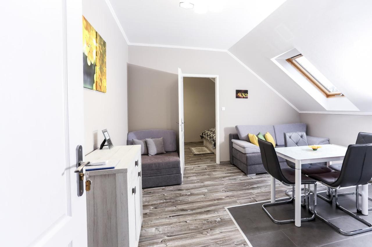 Gardi Apartman Szekszárd Buitenkant foto