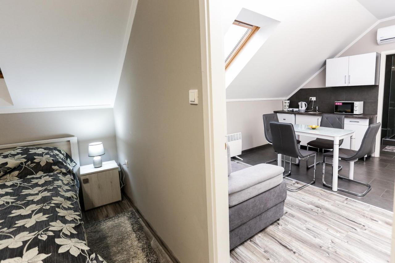 Gardi Apartman Szekszárd Buitenkant foto