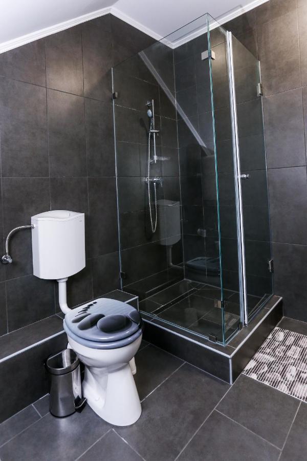 Gardi Apartman Szekszárd Buitenkant foto
