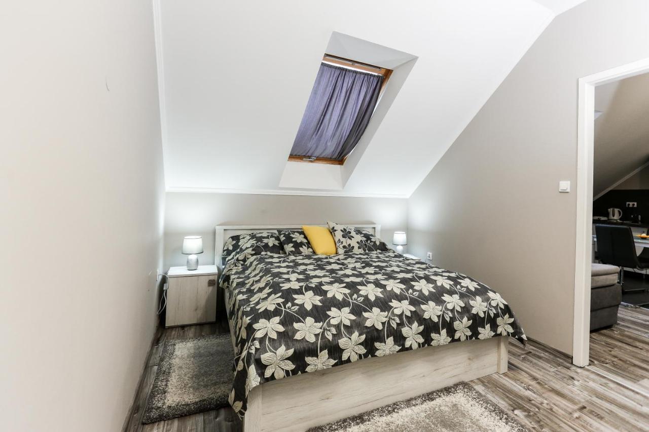 Gardi Apartman Szekszárd Buitenkant foto